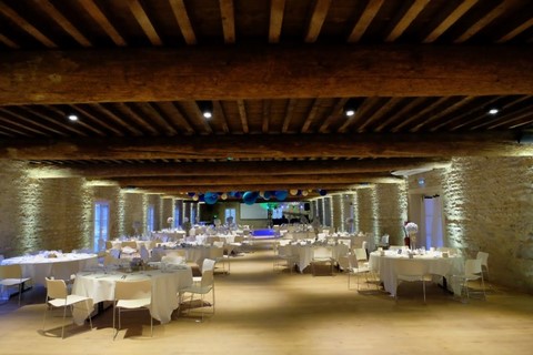 Salle de repas de 500 m2 aux Caves de La Croix de Rochefort